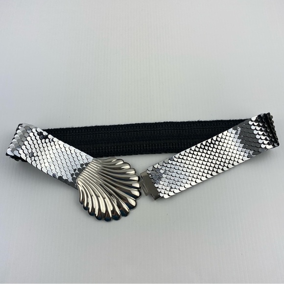 Vintage Metallic Stretch Belt Scales and Shell Clasp Silver Colour - Picture 1 of 8